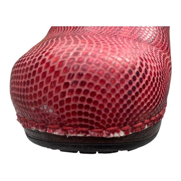 Dansko Pro XP 2.0 Clog Red Texture Size 41 Slip Resistant Nursing Professional - Picture 5 of 14